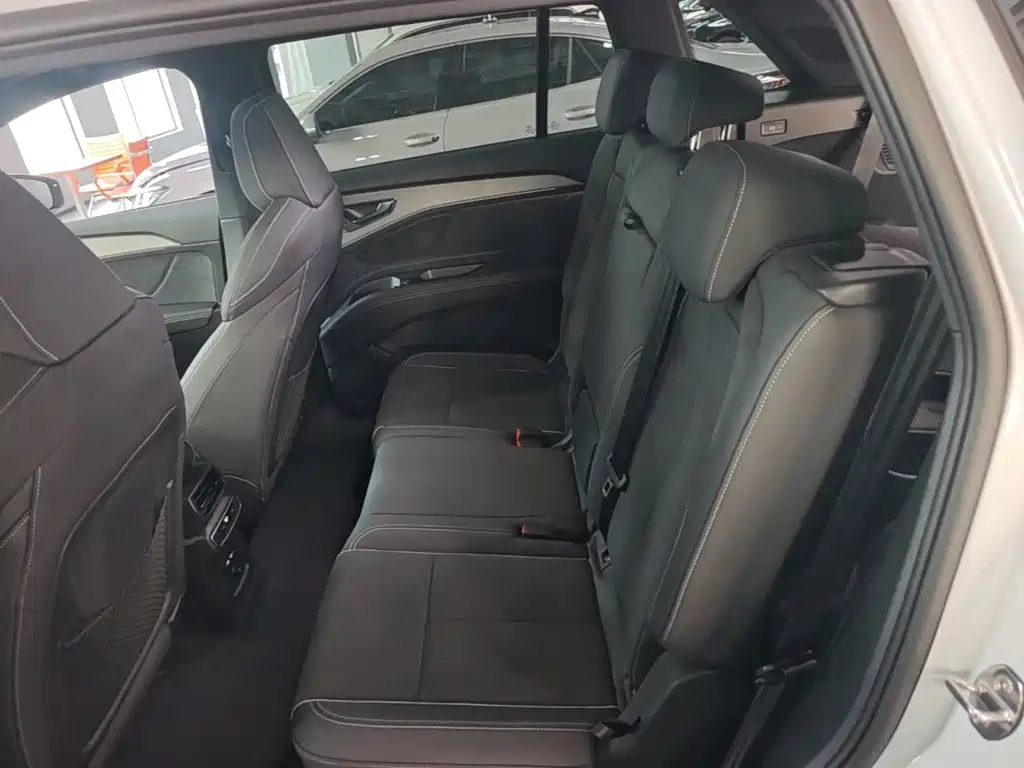 Audi Q5 e-tron — миниатюра 22