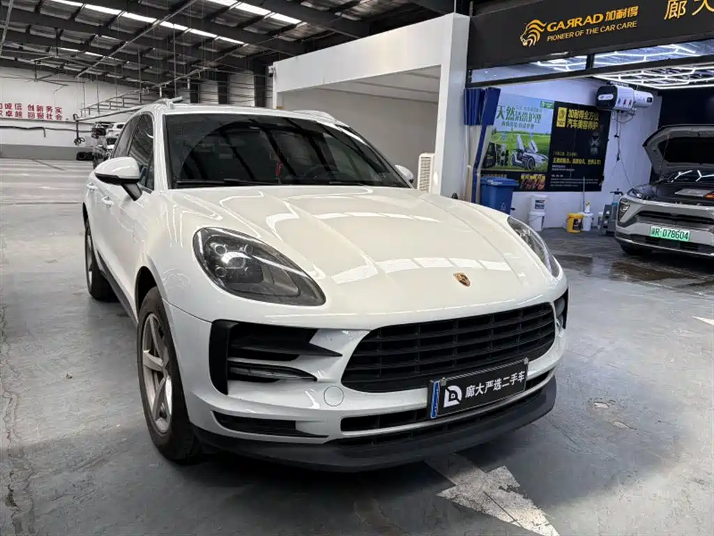 Porsche Macan — миниатюра 3