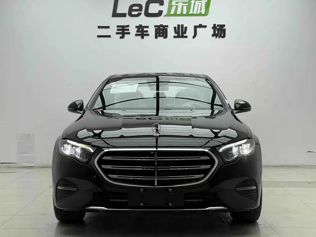 Mercedes-Benz E-Class — миниатюра 2