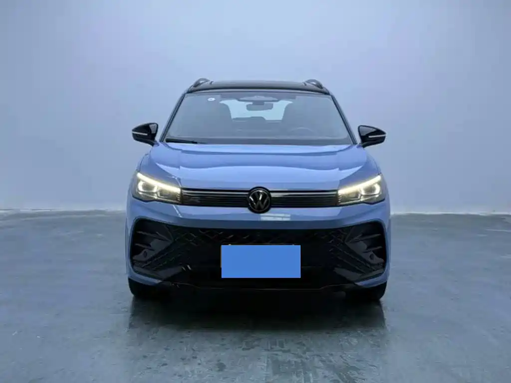 Volkswagen Tiguan L — миниатюра 2