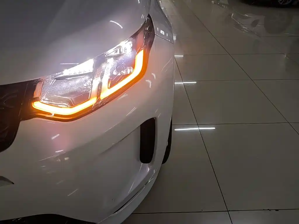 Land Rover Discovery Sport Hybrid — миниатюра 24