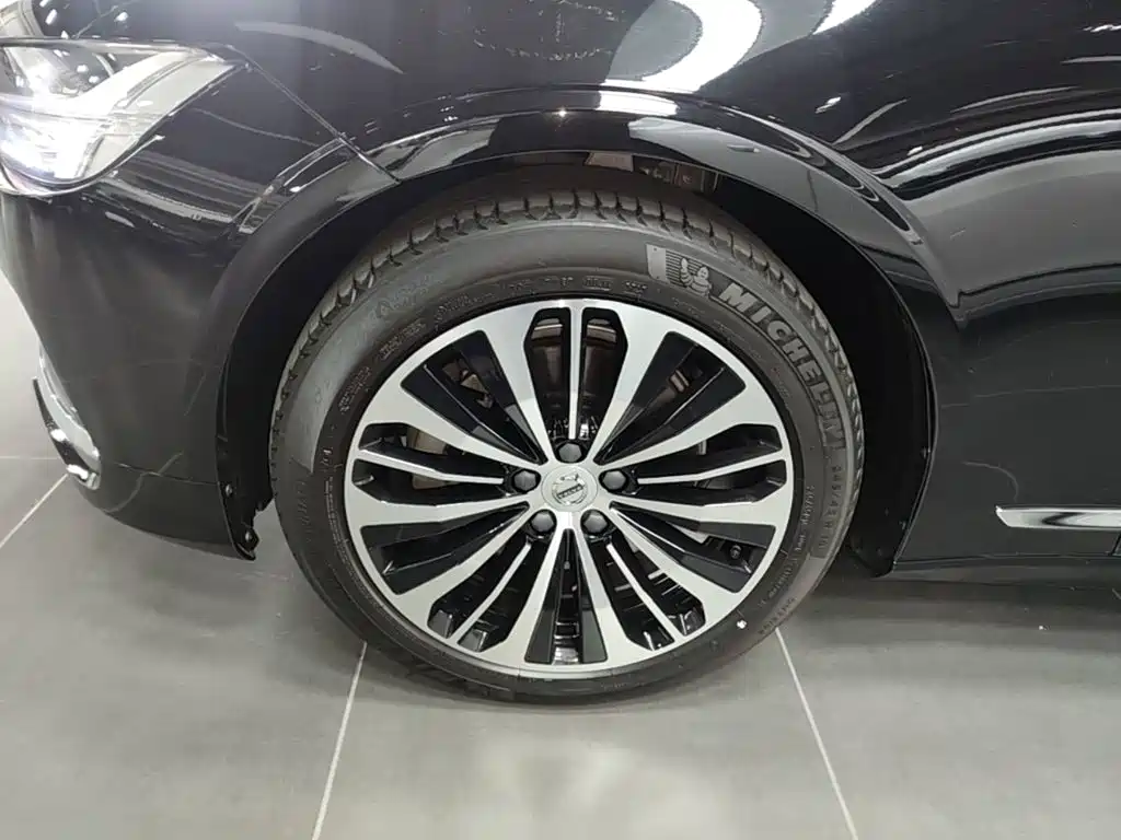 Volvo S90 — миниатюра 23