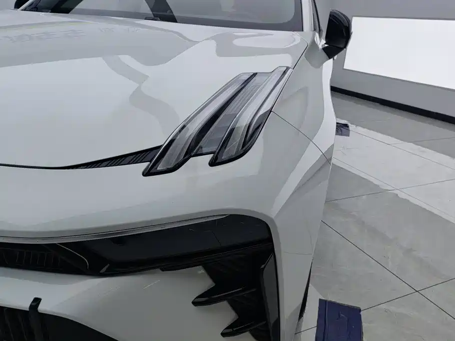 Lynk & Co 03 — миниатюра 5