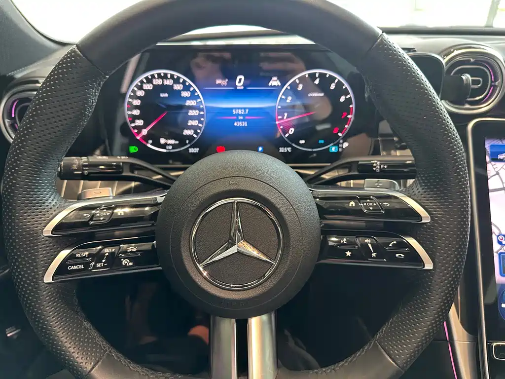 Mercedes-Benz C-Class — миниатюра 13