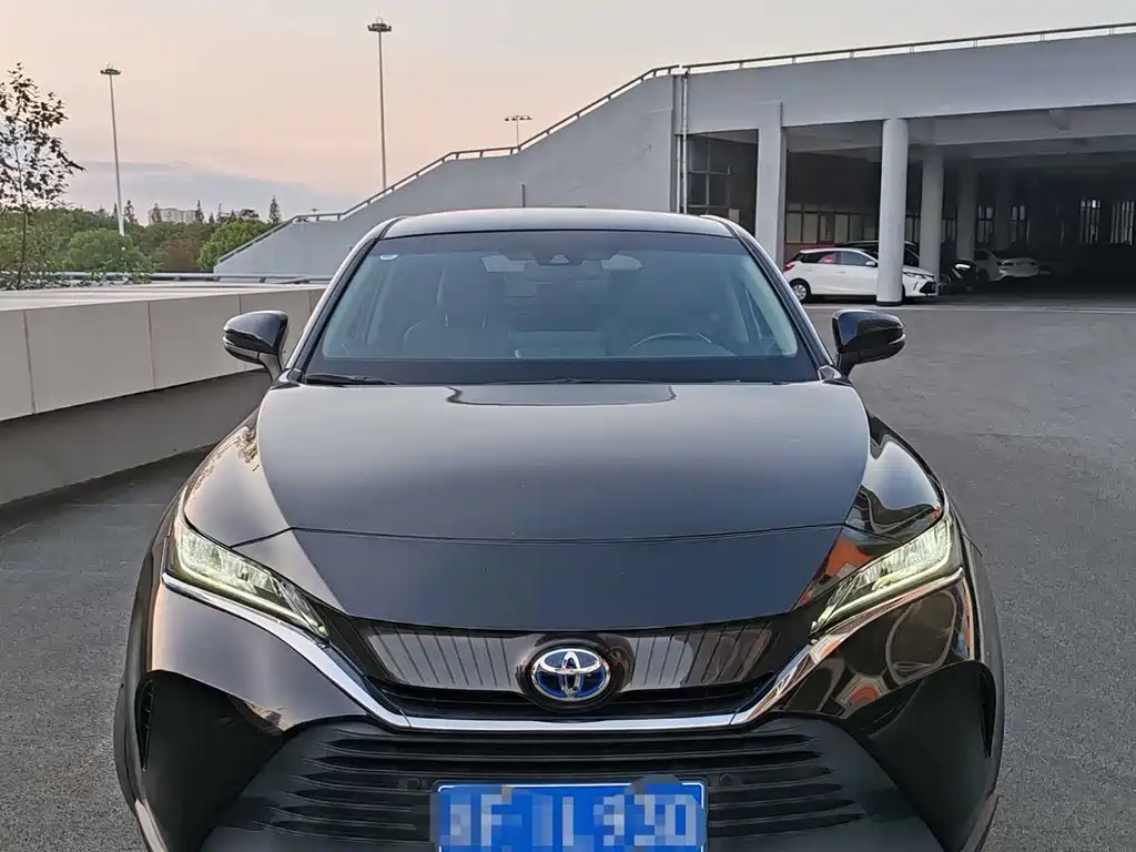 Toyota Harrier — миниатюра 2