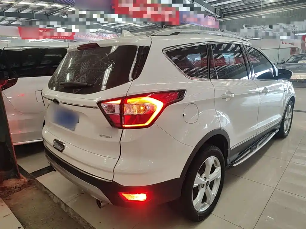 Ford Kuga — миниатюра 7