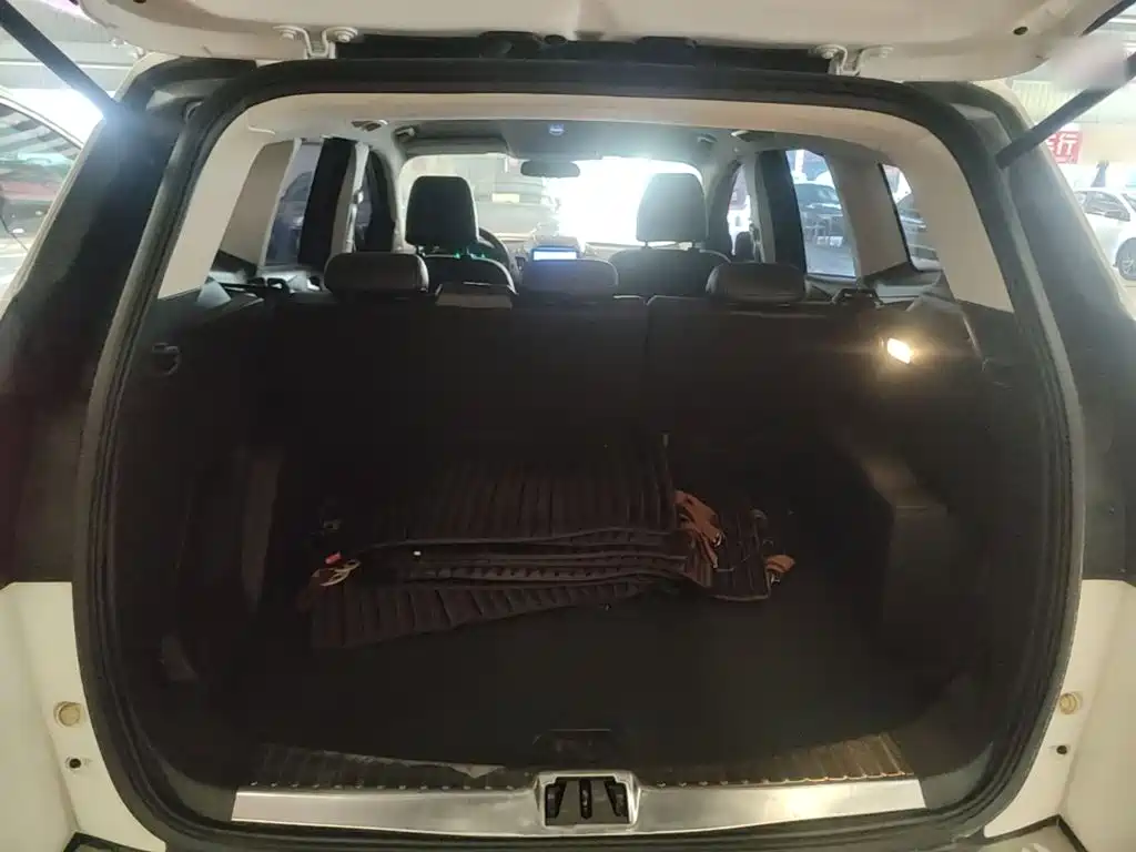 Ford Kuga — миниатюра 19