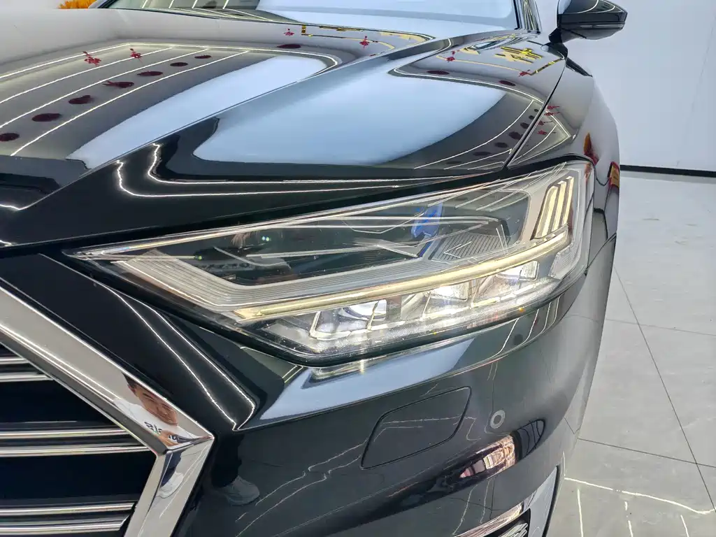 Audi A8 — миниатюра 3