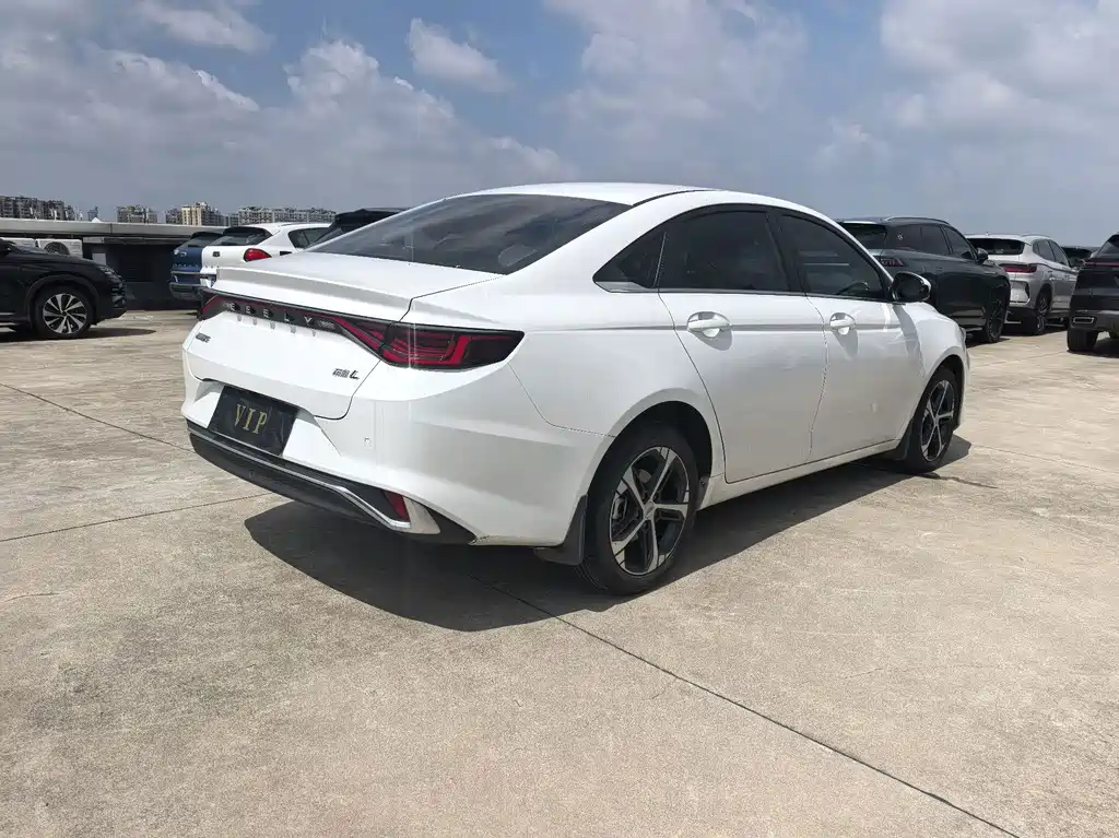 Geely Emgrand L — миниатюра 13