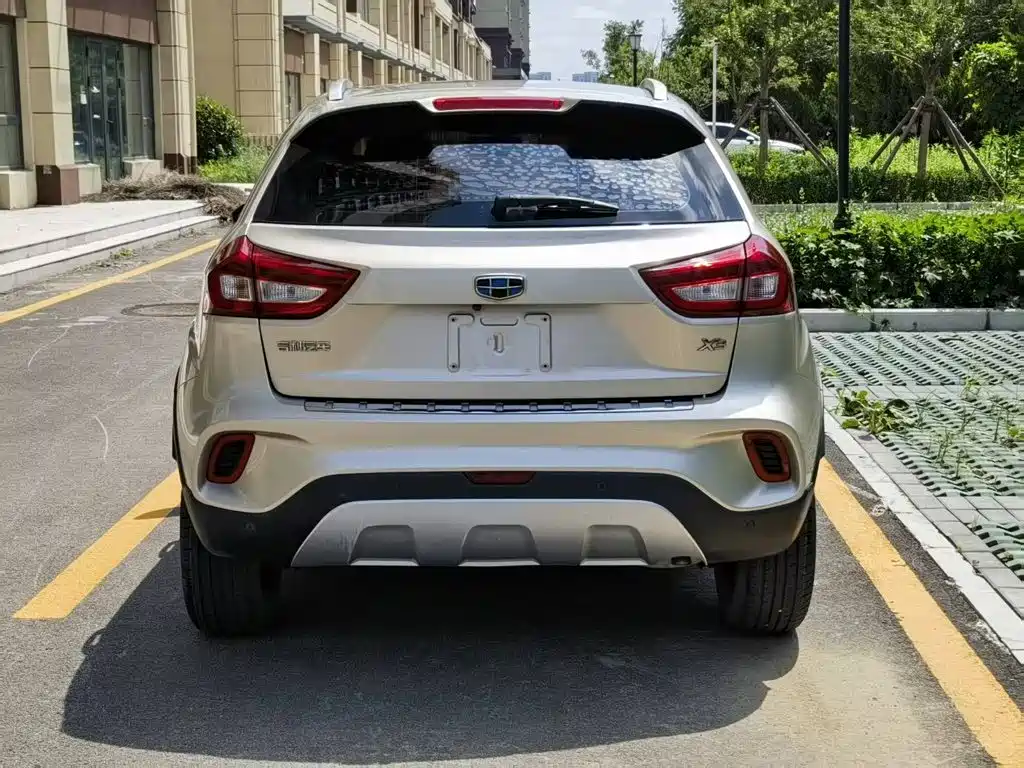 Geely Vision X3 — миниатюра 6