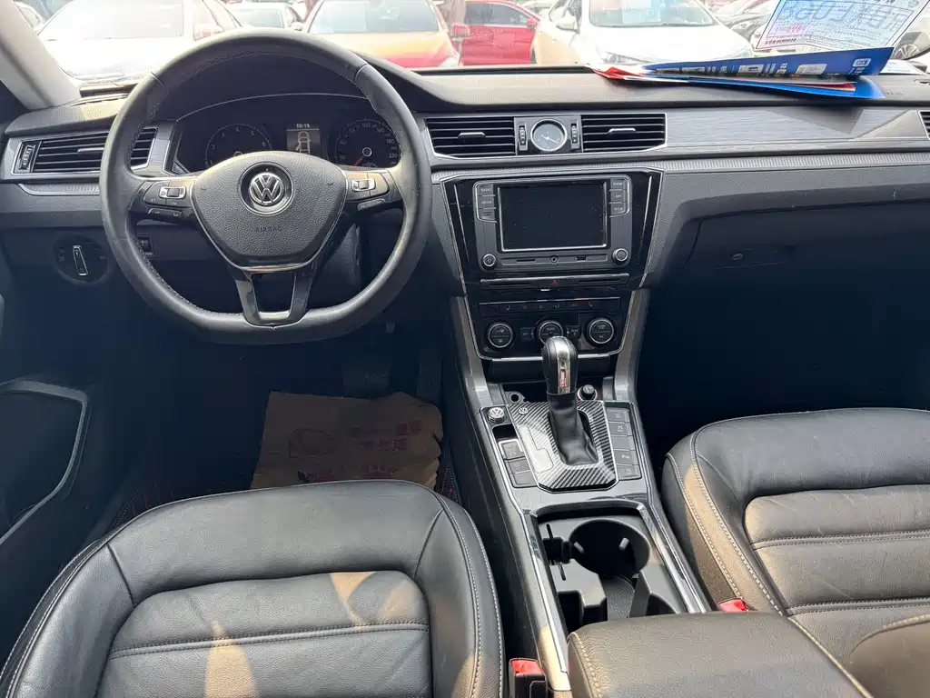 Volkswagen Passat — миниатюра 11