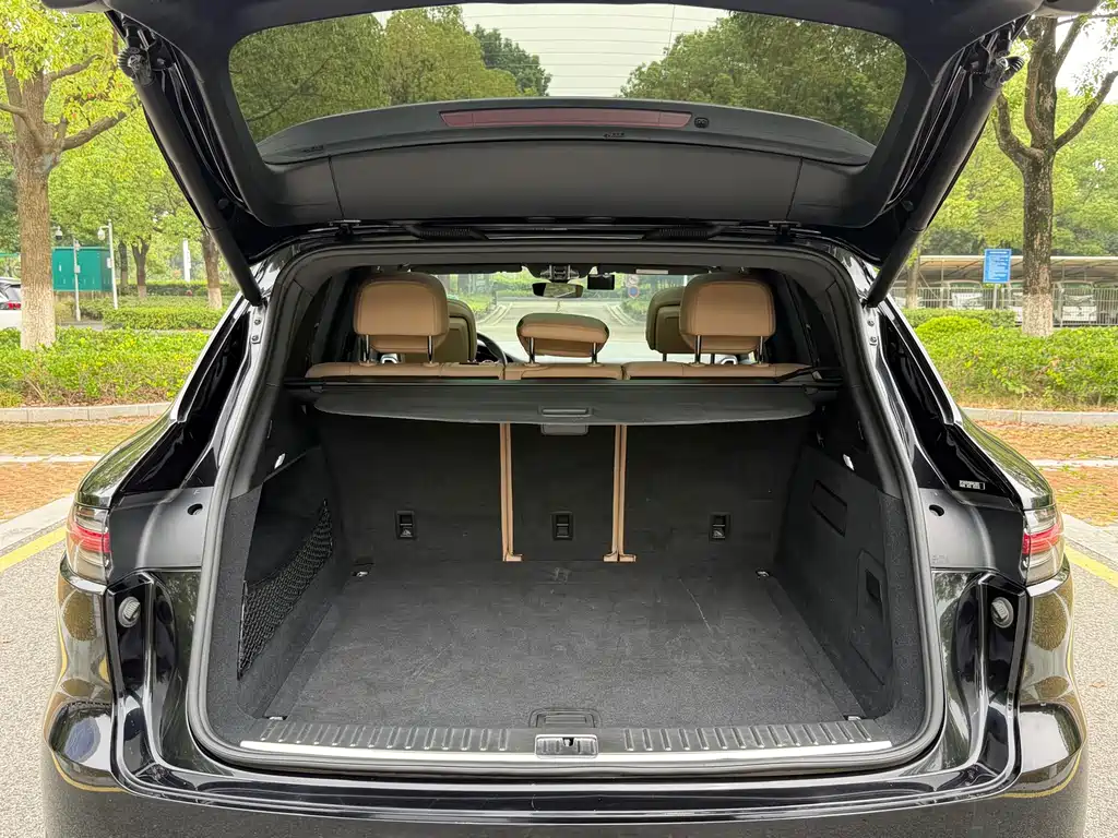 Porsche Cayenne — миниатюра 18