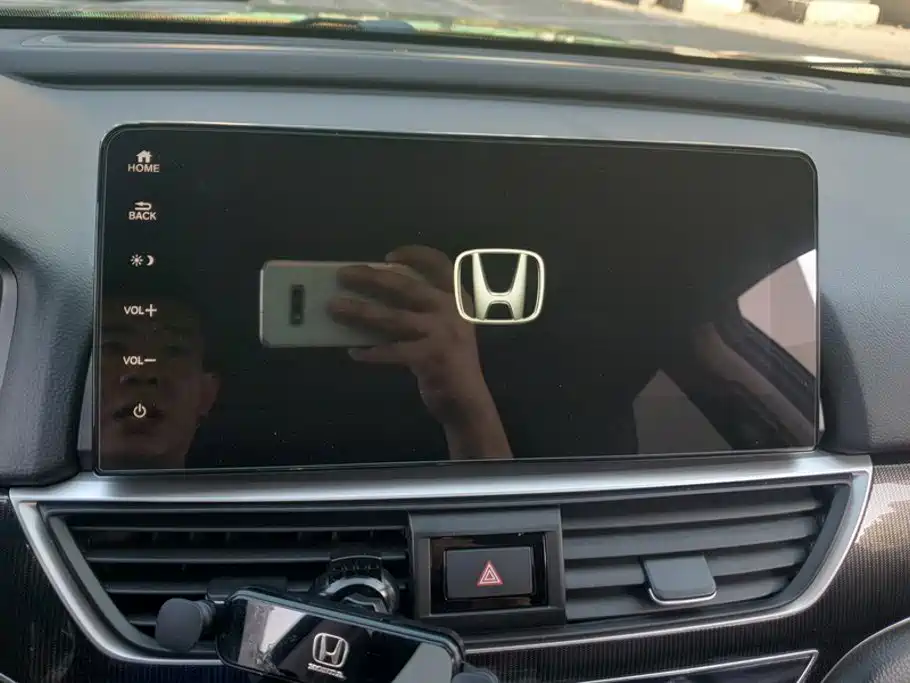 Honda Accord — миниатюра 13