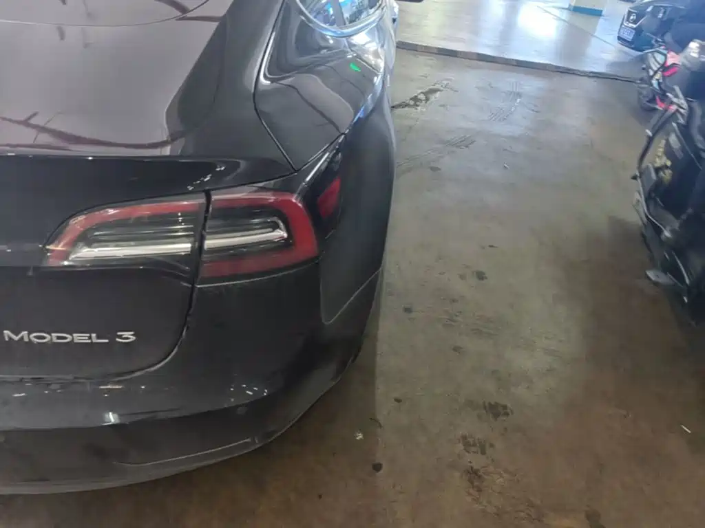 Tesla Model 3 — миниатюра 8