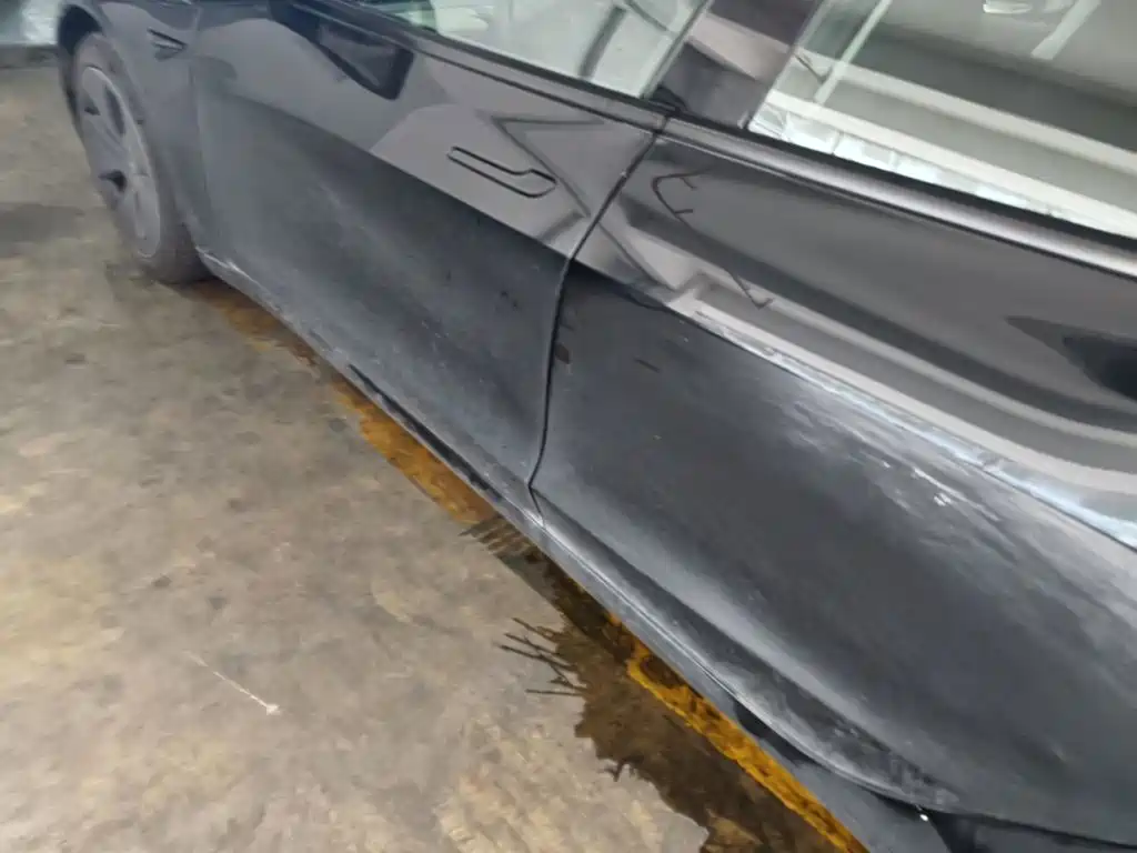 Tesla Model 3 — миниатюра 22