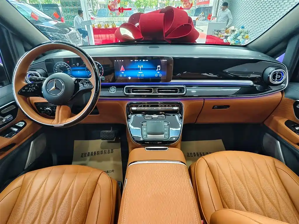 Mercedes-Benz Vito 2024 2.0T 7 мест