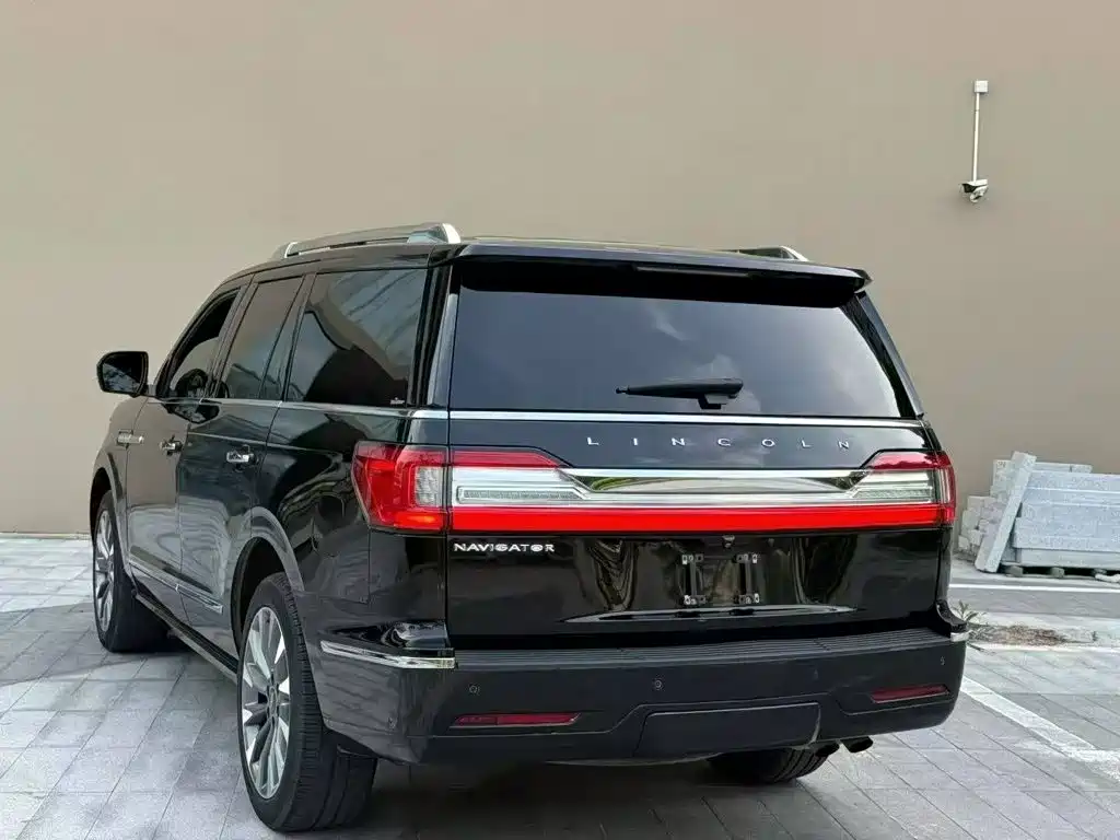 Lincoln Navigator — миниатюра 4