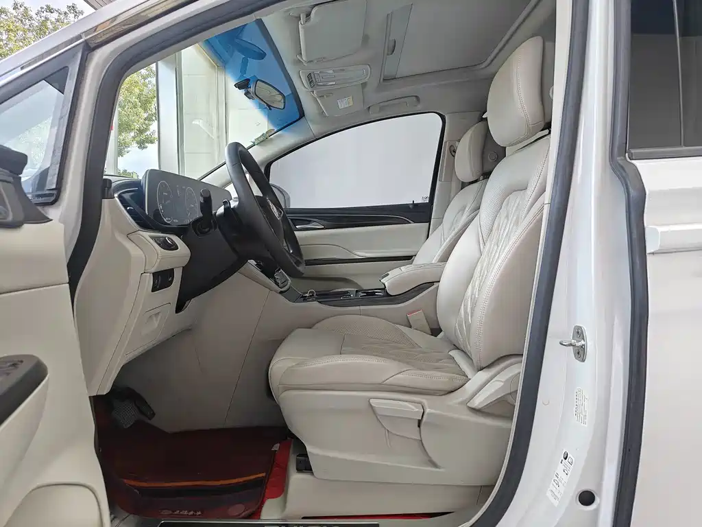 Buick GL8 — миниатюра 9