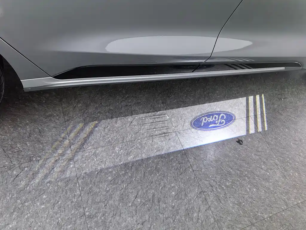 Ford Mondeo — миниатюра 32