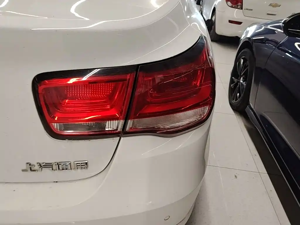 Chevrolet Malibu — миниатюра 8