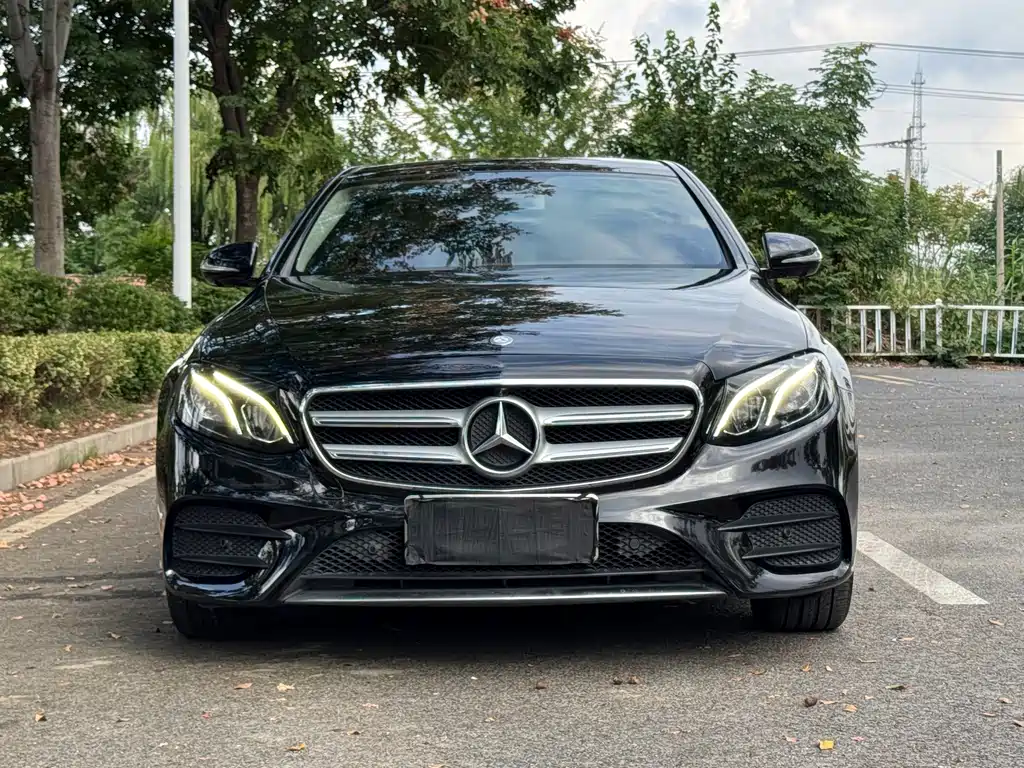 Mercedes-Benz E-Class — миниатюра 2
