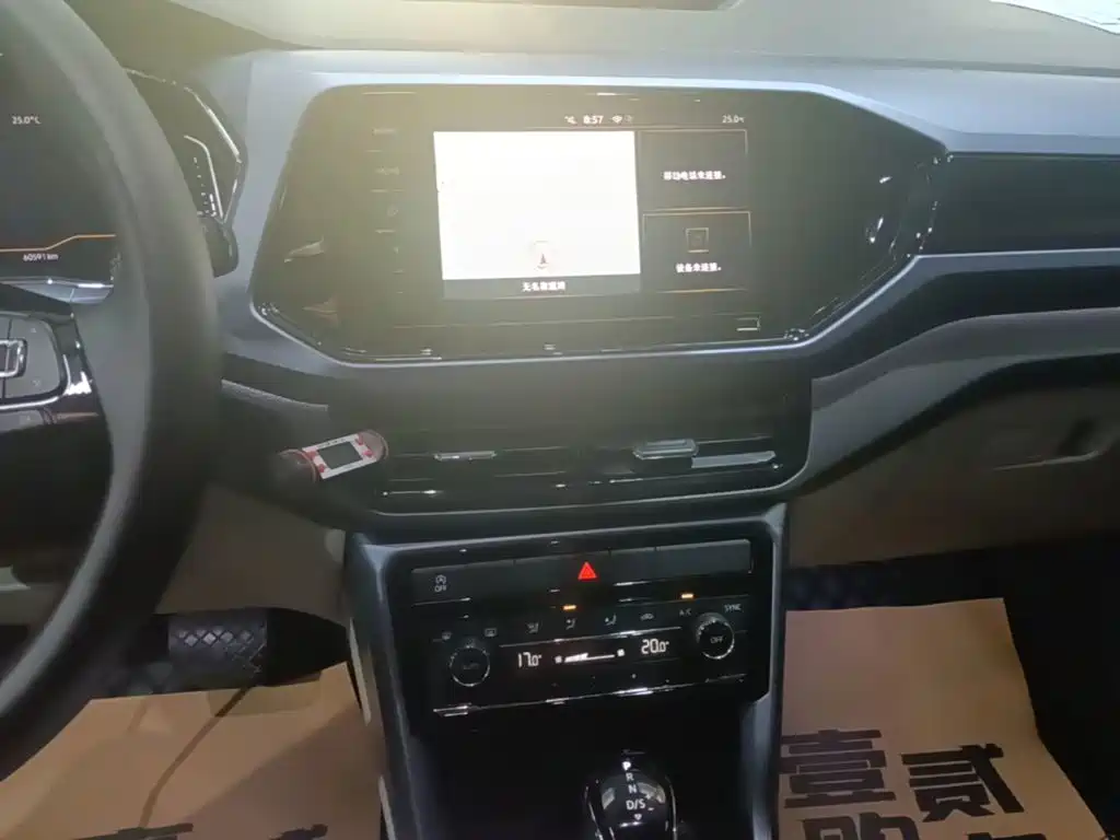 Volkswagen T-Cross — миниатюра 13