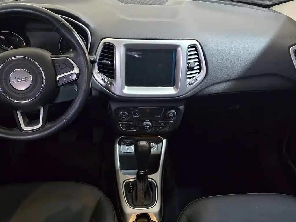 Jeep Compass — миниатюра 9
