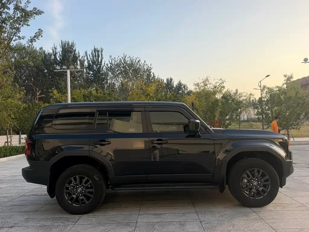Toyota Prado — миниатюра 4