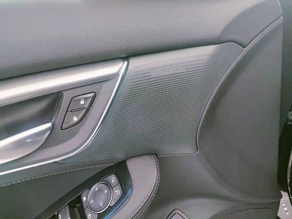 Cadillac CT5 — миниатюра 17