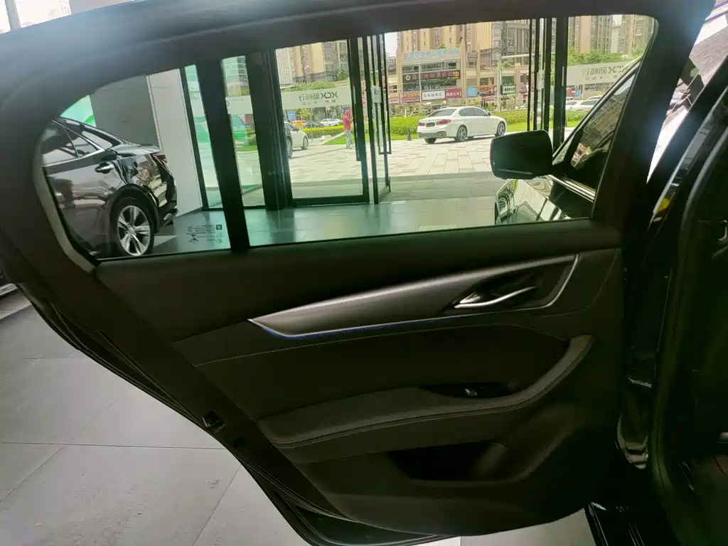 Cadillac CT5 — миниатюра 22