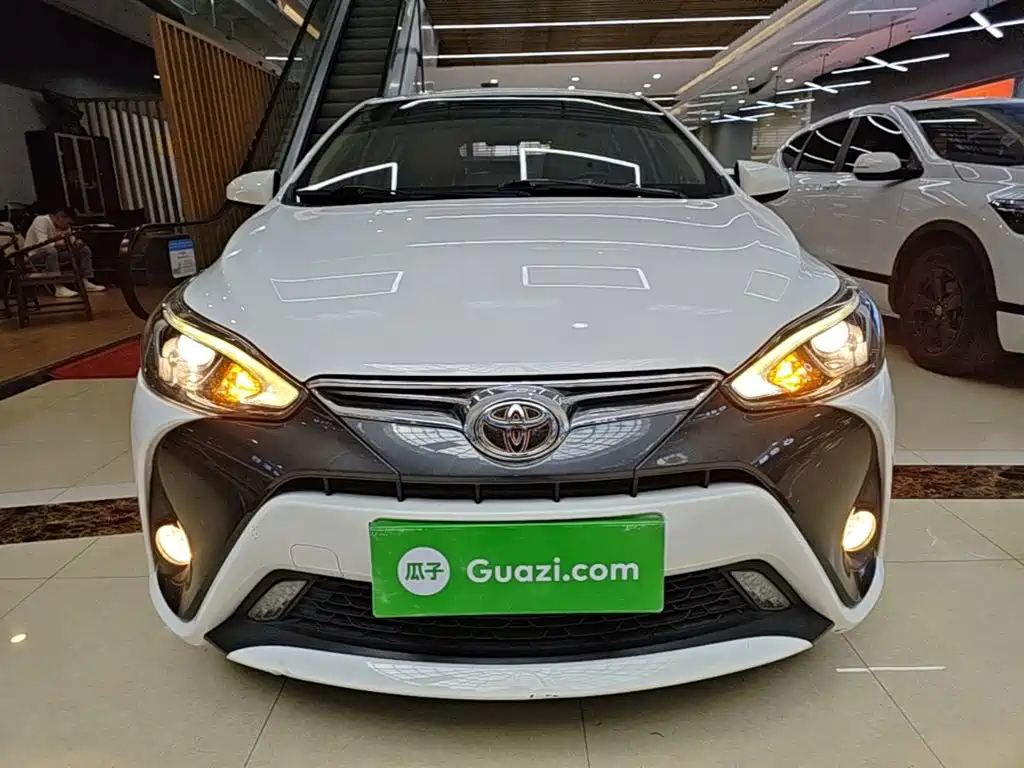 Toyota Yaris L — миниатюра 3