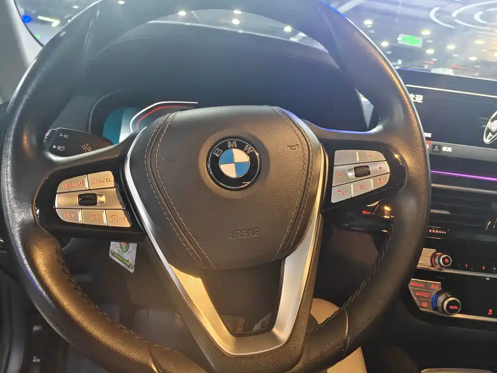 BMW 5 Series — миниатюра 6