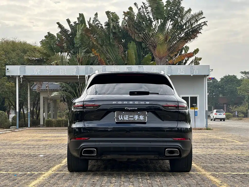 PORSCHE CAYENNE