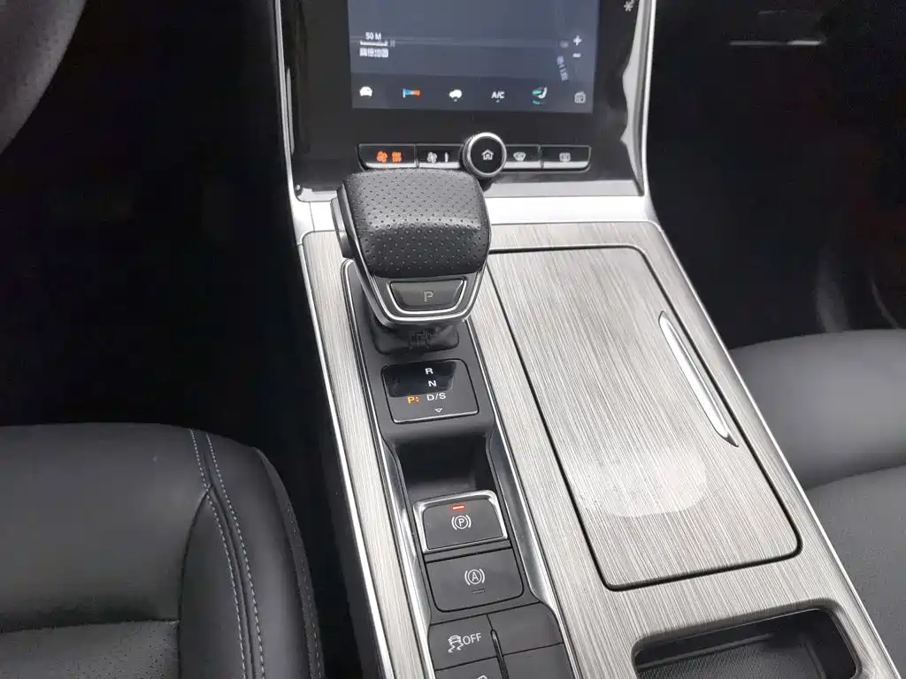 Roewe RX5 — миниатюра 13