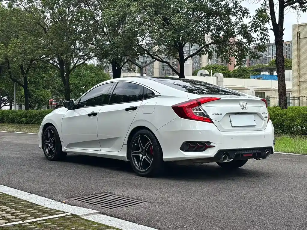 Honda Civic — миниатюра 9