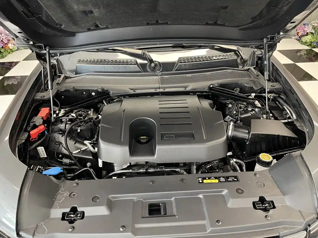 Land Rover Defender — миниатюра 12