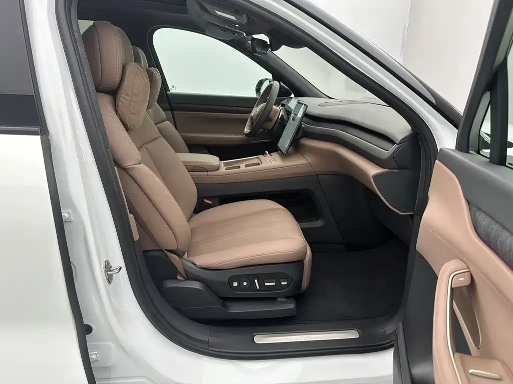 NIO ES8 — миниатюра 11