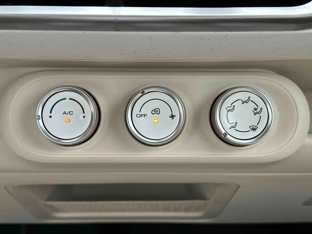 Wuling MINIEV — миниатюра 5