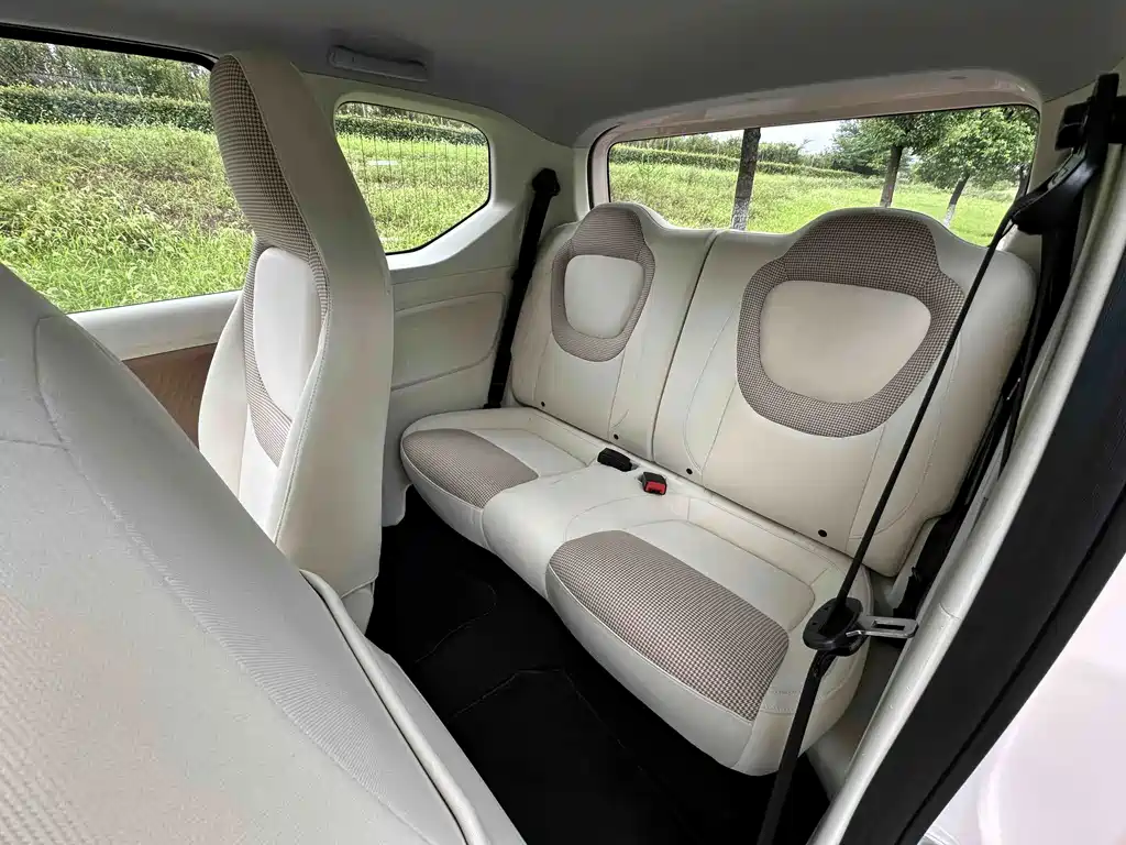 Wuling MINIEV — миниатюра 7