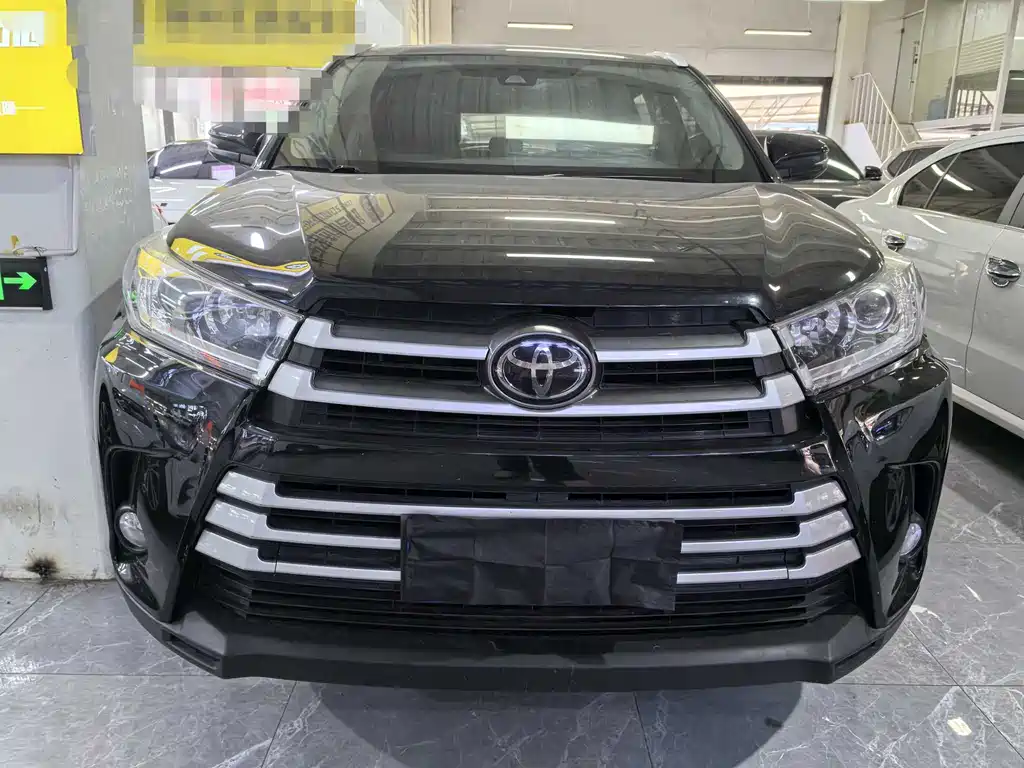 TOYOTA HIGHLANDER