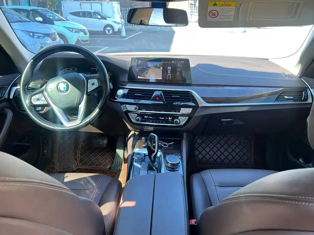 BMW 5 Series — миниатюра 4