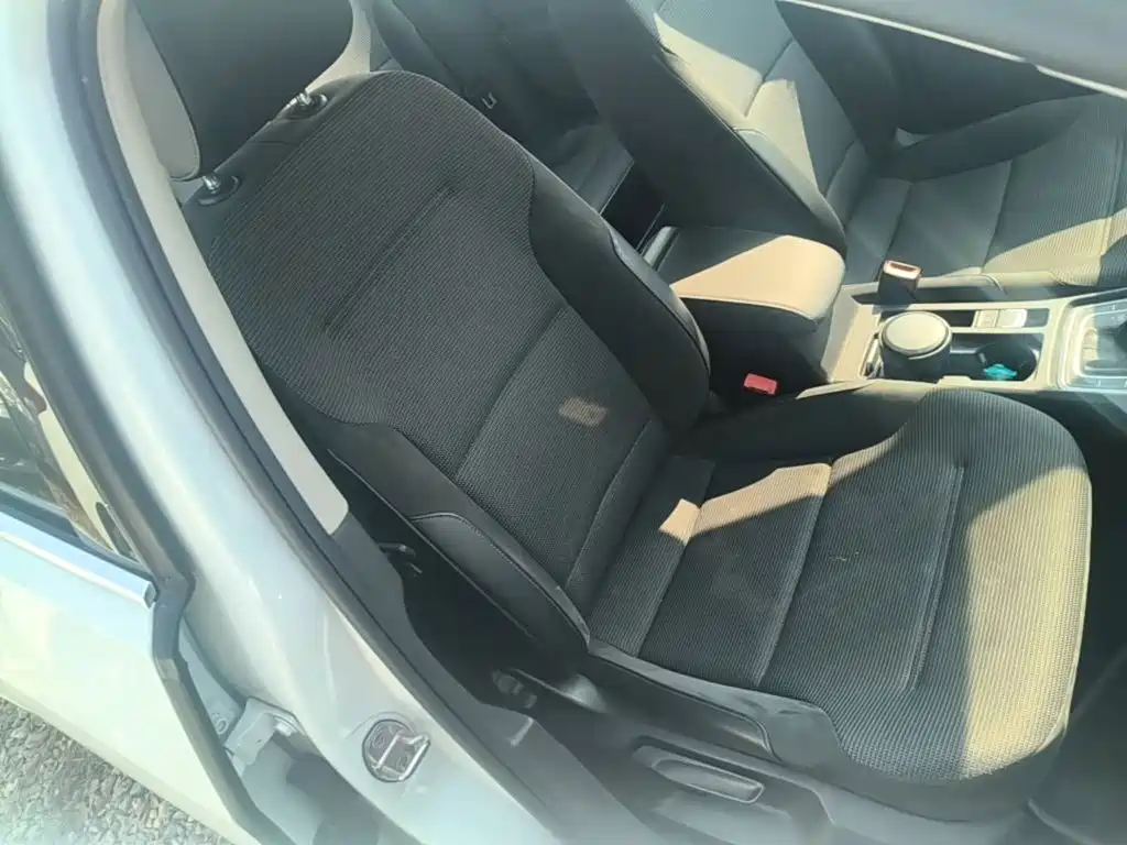 Volkswagen Golf — миниатюра 25