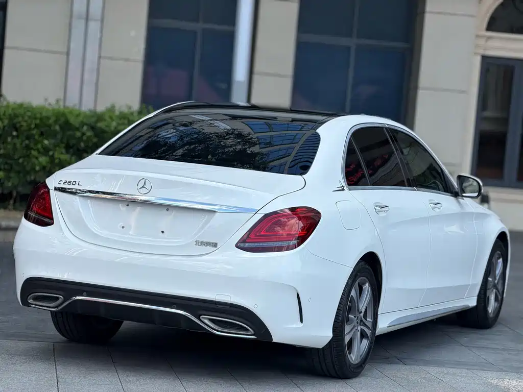 Mercedes-Benz C-Class — миниатюра 8