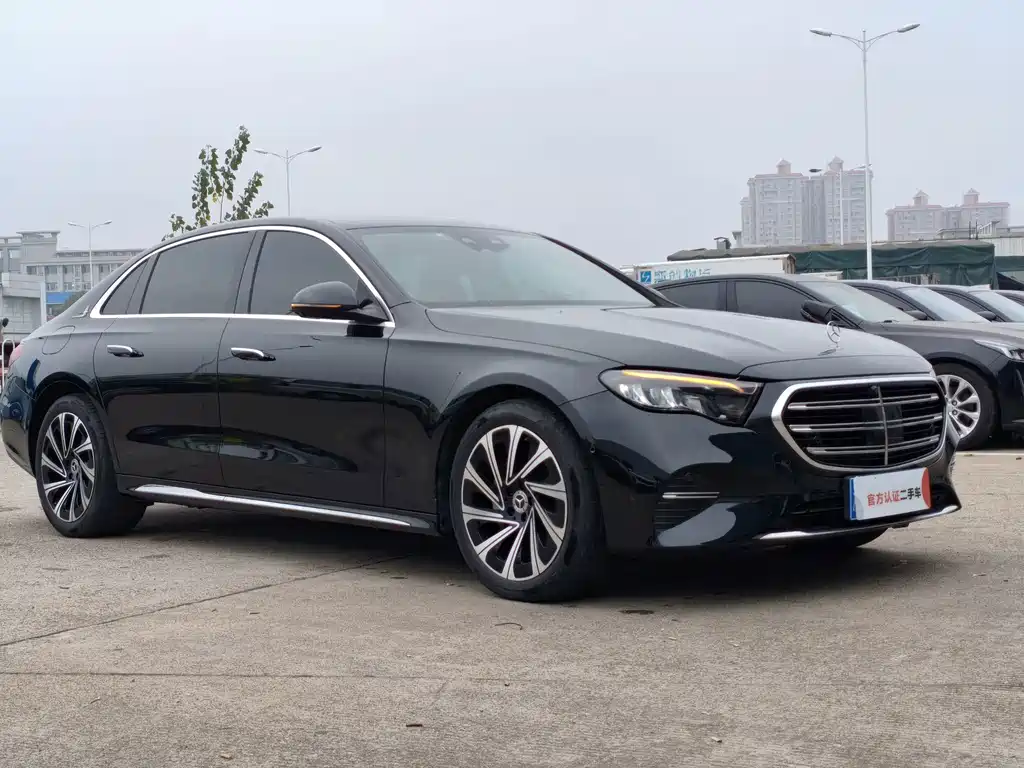 Mercedes-Benz E-Class — миниатюра 3