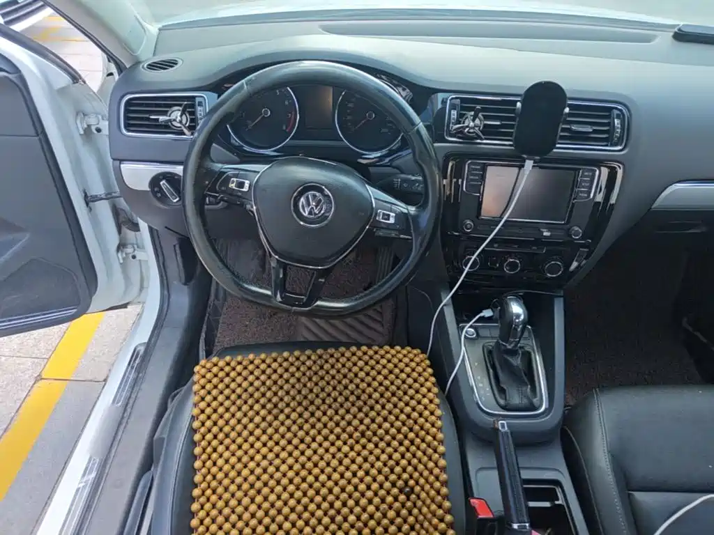 Volkswagen Sagitar — миниатюра 15