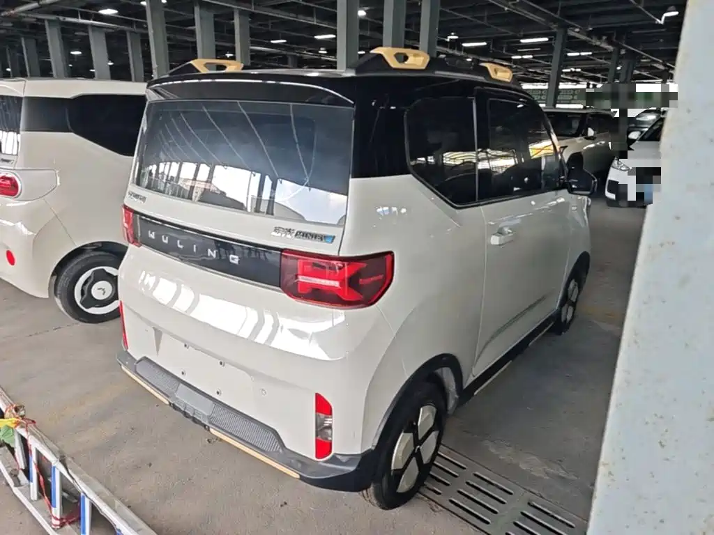 Wuling MINIEV — миниатюра 7