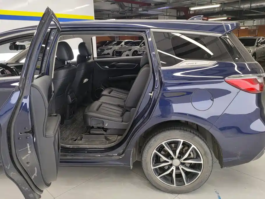 BYD MAX — миниатюра 11