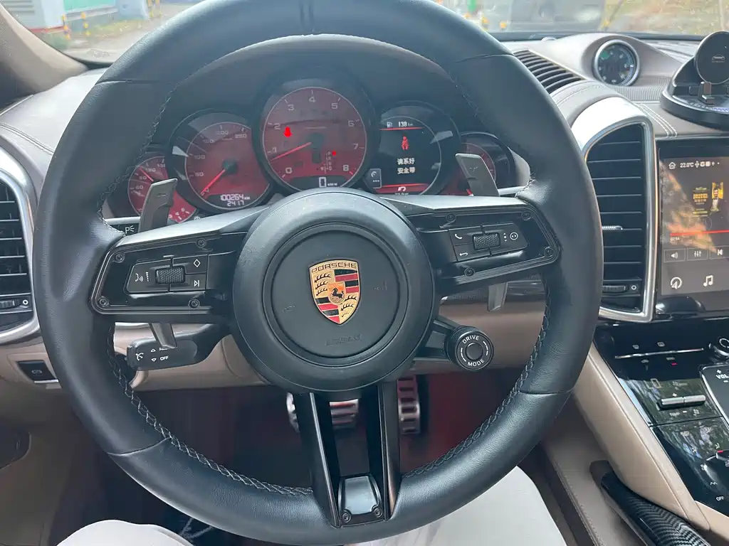 Porsche Cayenne — миниатюра 14