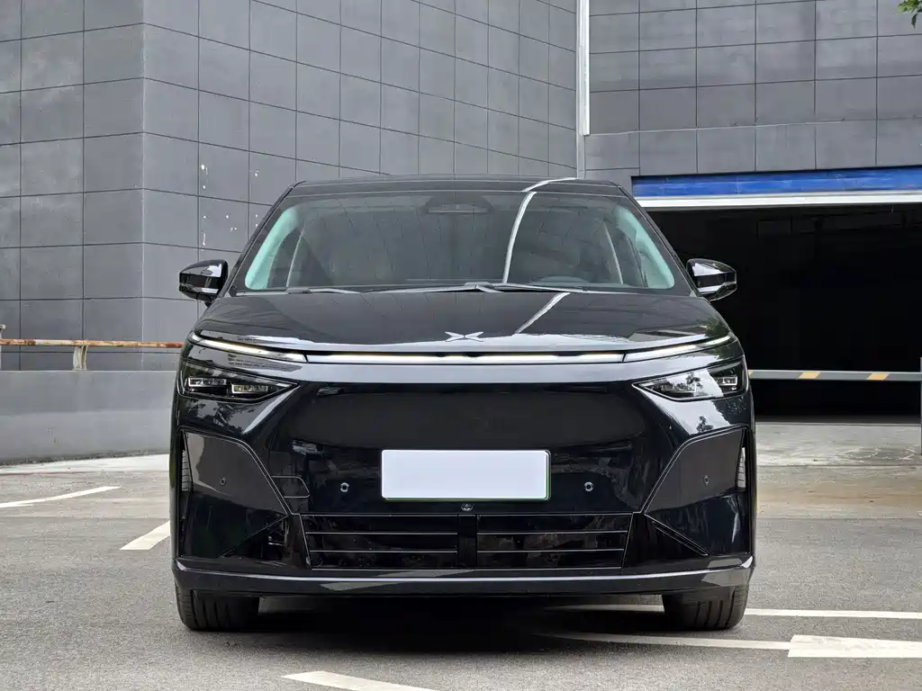 XPeng X9 - фото 2