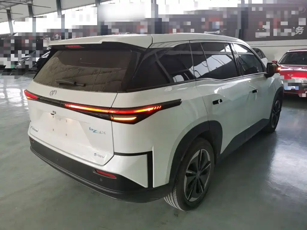 Toyota bZ3X — миниатюра 7
